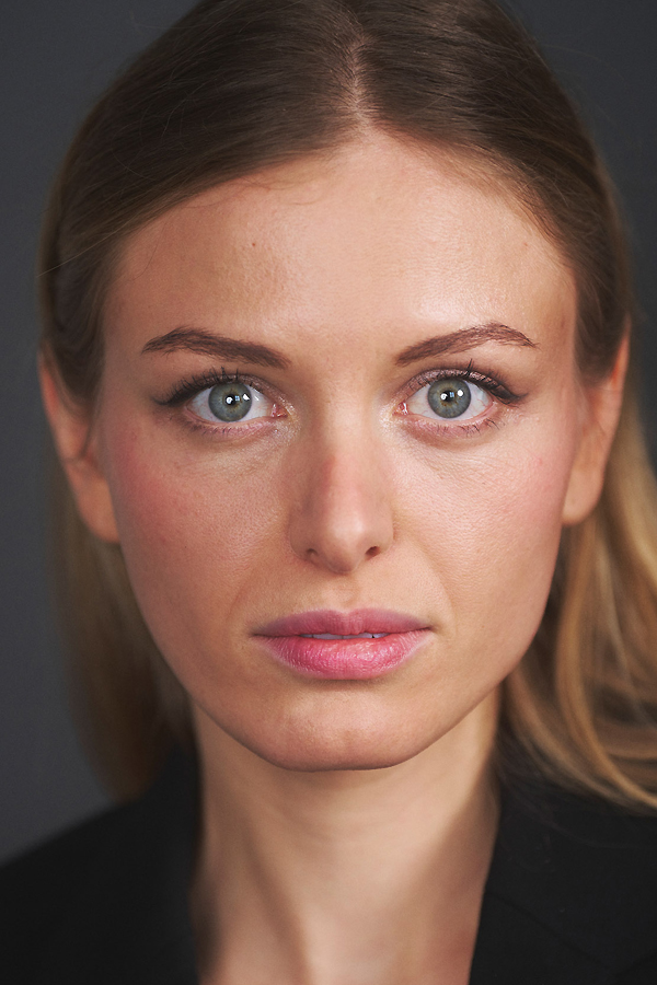 Schauspielerin Maja Junginger – Portraitfoto - Vamos Actors